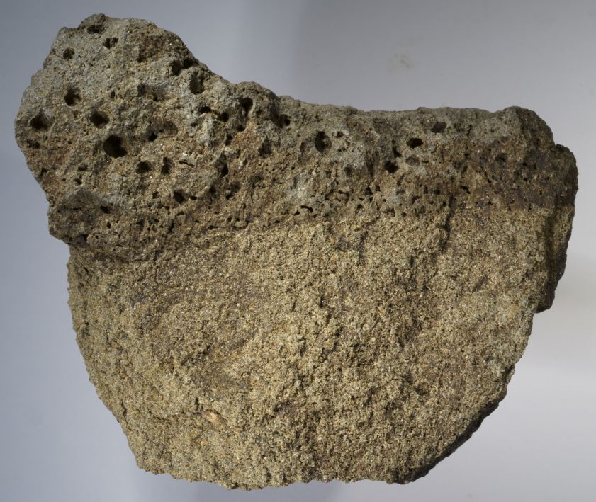 Blasenzug im basaltischen Andesit