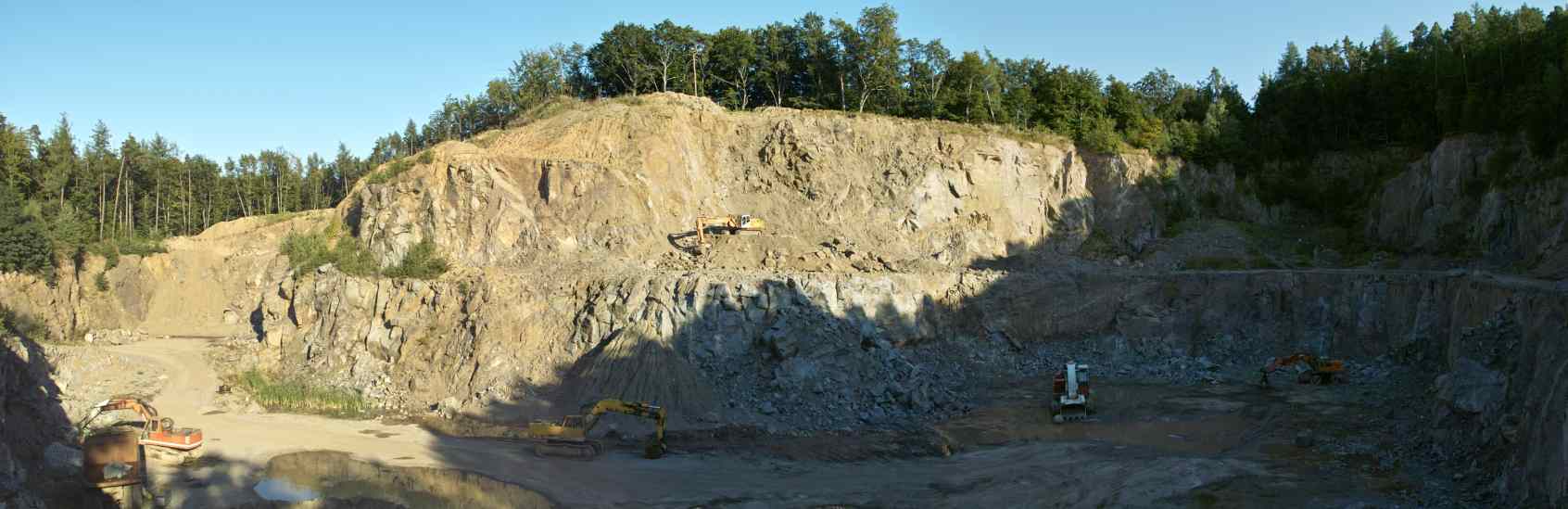 Panoramabild des Steinbruches