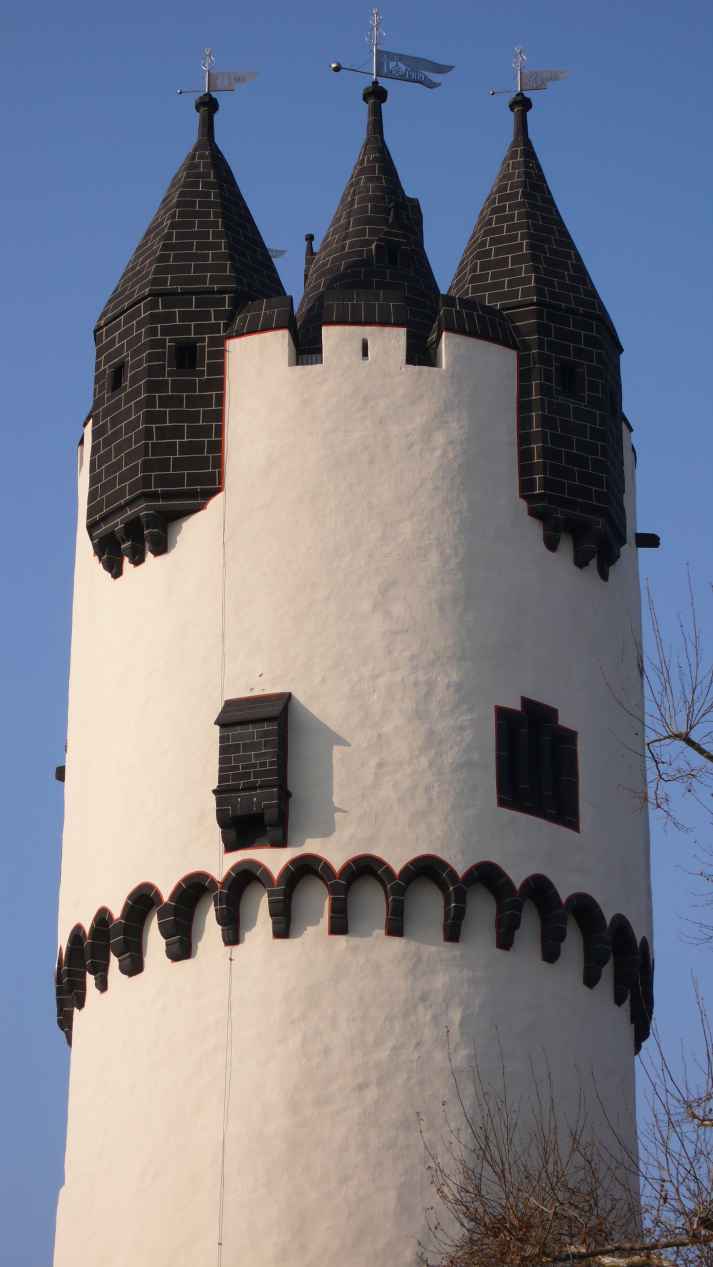 Bergfried
        Schloss Steinheim
